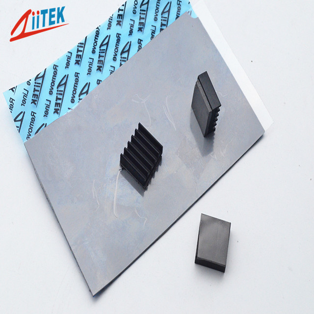1,2 W/Mk Thermalpads Silikonkühlkissenwärmungswiderstand mit selbstklebenden Filmen für PC-Laptop